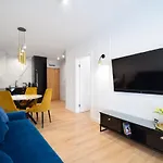 - Kasprowicza Premium Z Parkingiem I Klimatyzacja Basen Jacuzzi Sauna Bawialnia Silownia