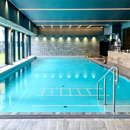 - Kasprowicza Premium Z Parkingiem I Klimatyzacja Basen Jacuzzi Sauna Bawialnia Silownia * Kołobrzeg